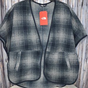 The North Face Women's Crescent Fleece Poncho New Plaid Warm Winter